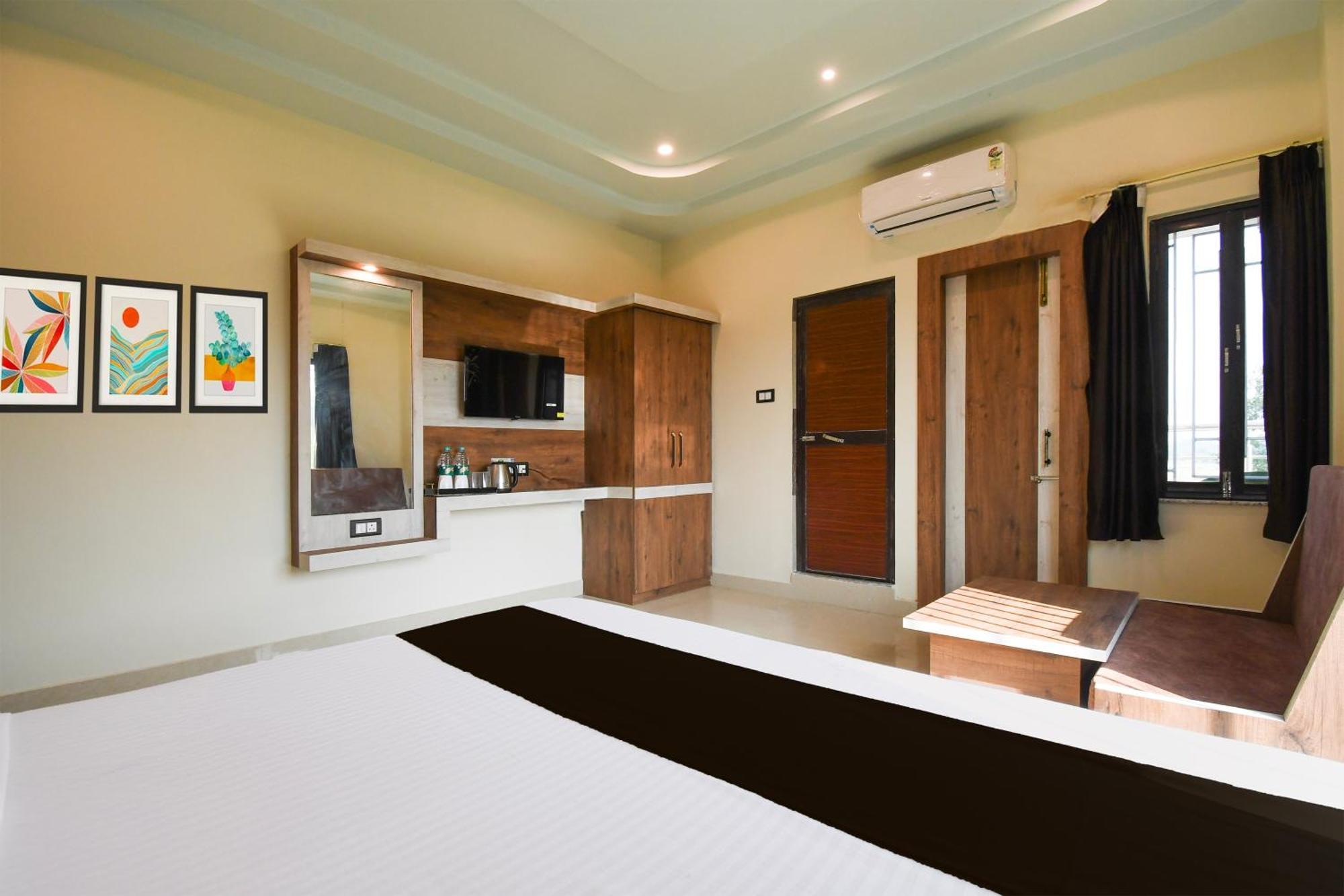 Hotel O Nilmadhab International Тарапит Екстериор снимка