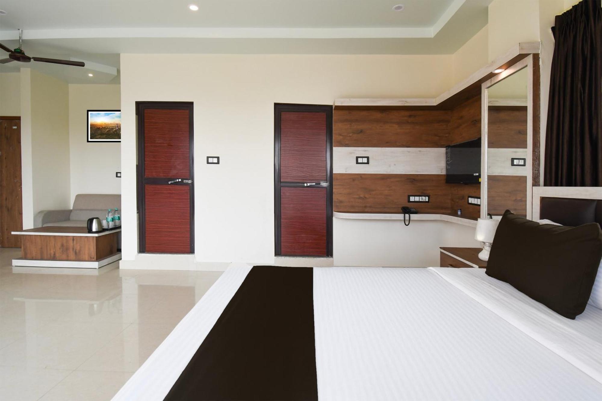 Hotel O Nilmadhab International Тарапит Екстериор снимка