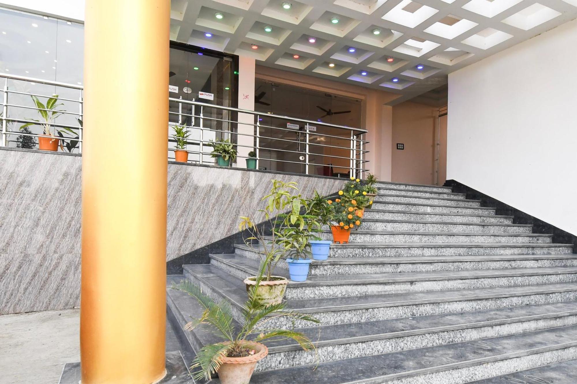 Hotel O Nilmadhab International Тарапит Екстериор снимка